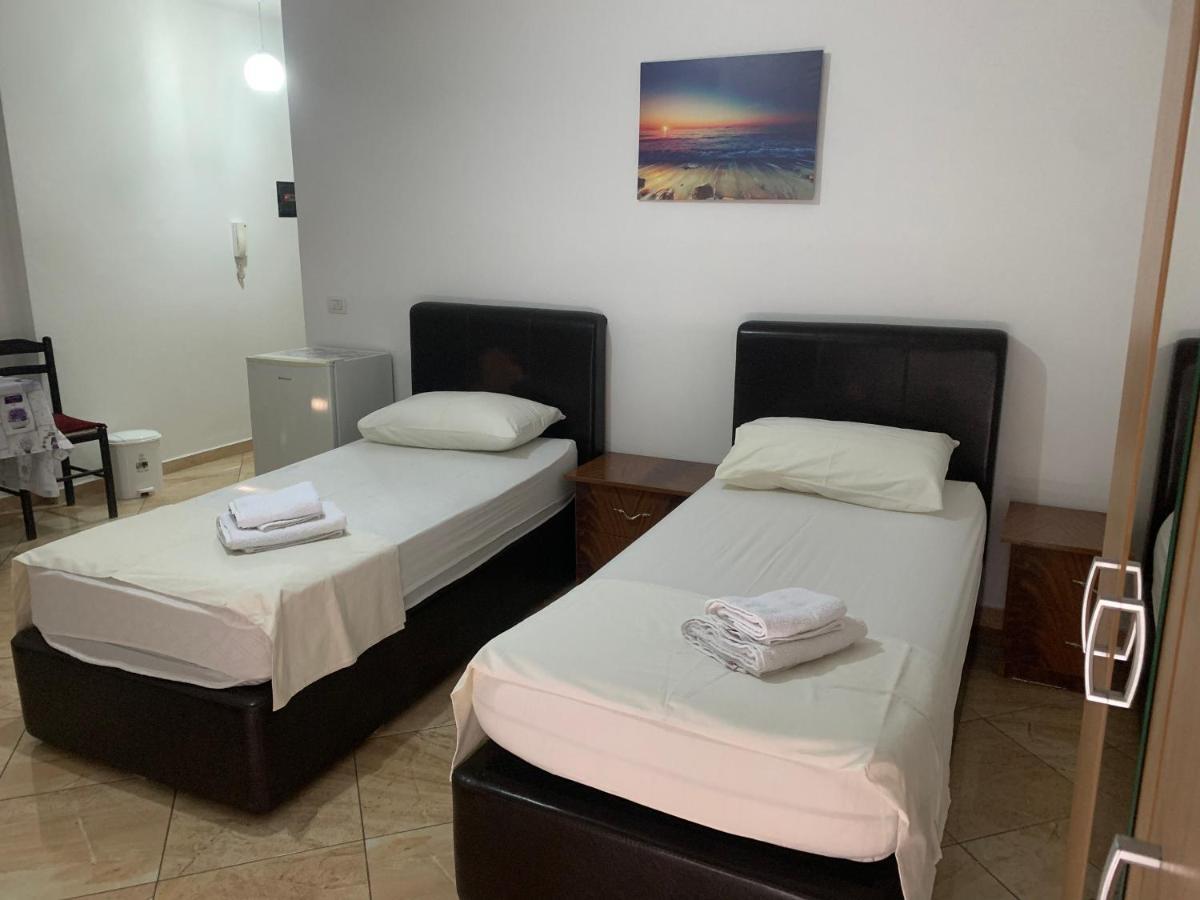 Kokomani 2 Apartamento Durrës Exterior foto