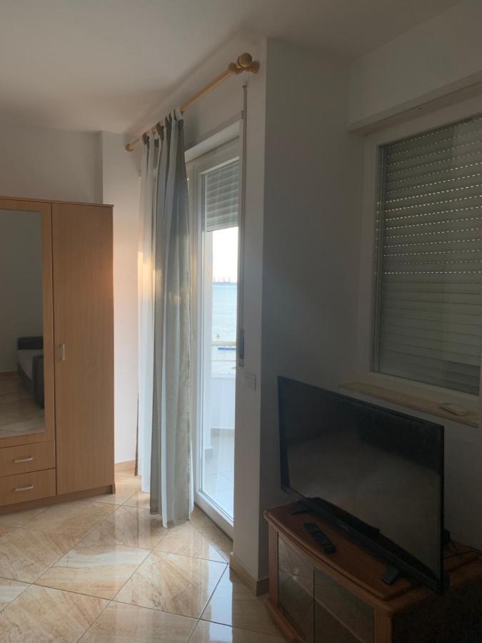 Kokomani 2 Apartamento Durrës Exterior foto