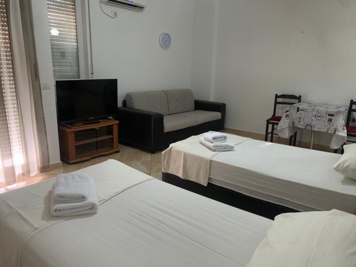 Kokomani 2 Apartamento Durrës Exterior foto