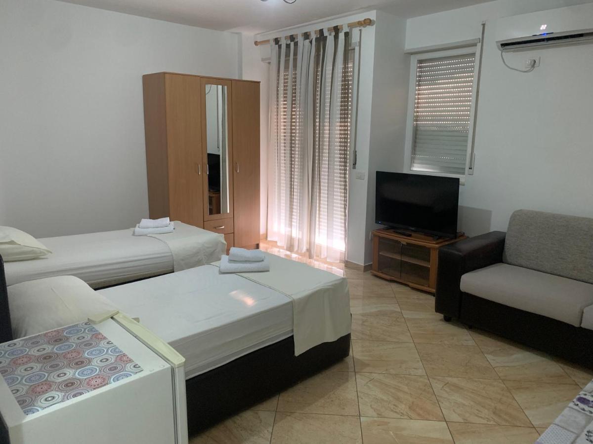 Kokomani 2 Apartamento Durrës Exterior foto