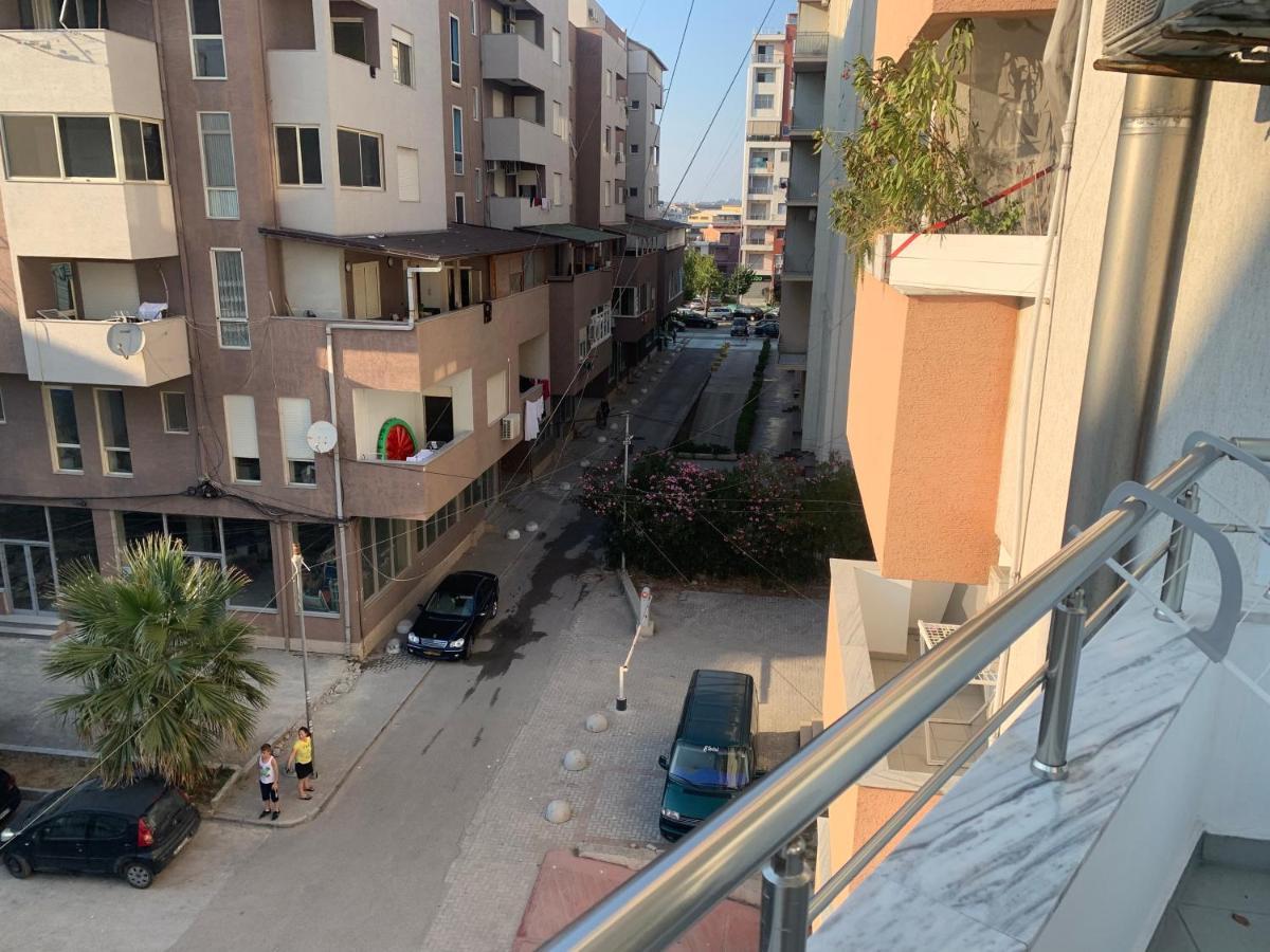 Kokomani 2 Apartamento Durrës Exterior foto
